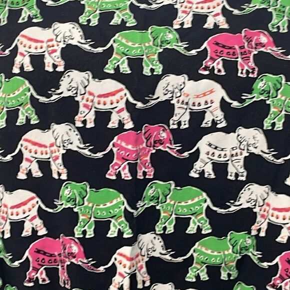 NWOT Crown & Ivy Sleeveless 2 layer elephant blouse shirt top  Size L large - Picture 3 of 9